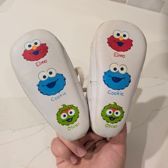 Vintage Sesame Street Baby Shoes - Picture 4 of 10